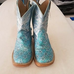 Girls size 7T sparkle boots